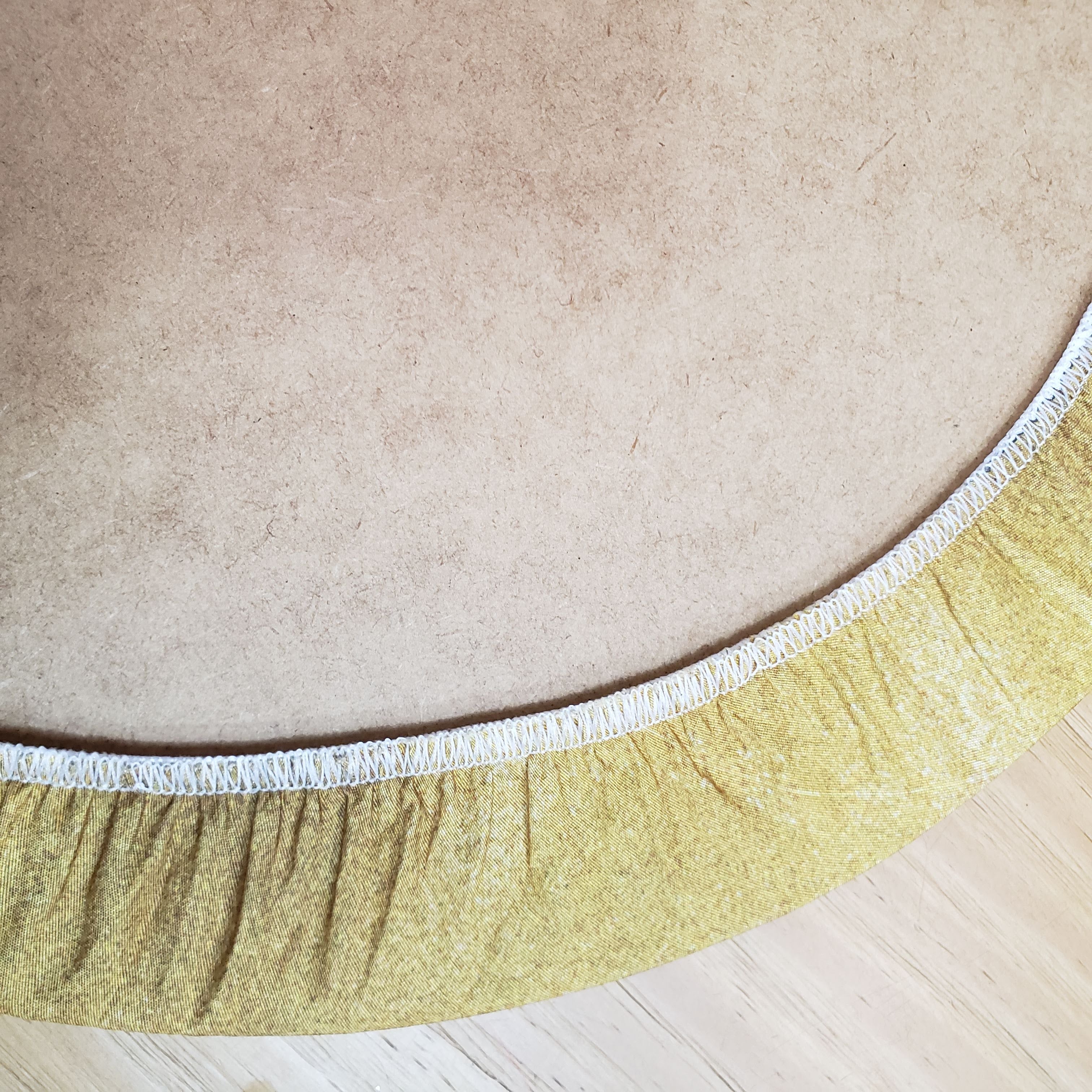 Set of 4 Round Placemats Covers Christmas Reindeer Cloth 14" Dia Synthetic | Red-4